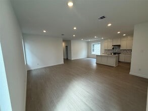 Building Photo - 21623 Colonial Medow Creek Trl