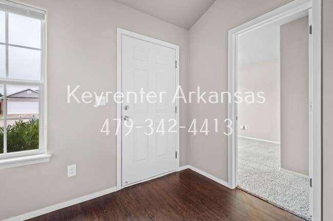 Building Photo - Gorgeous 4 bedroom home!