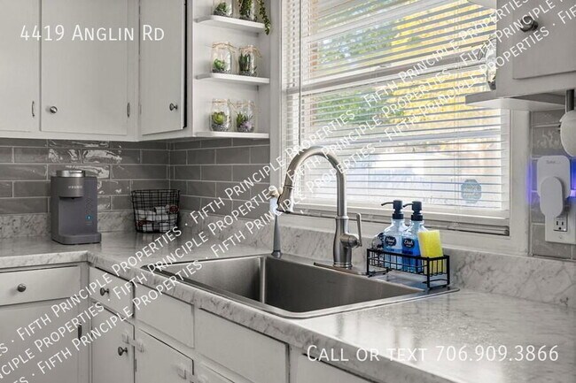 Foto del edificio - 4419 Anglin Rd