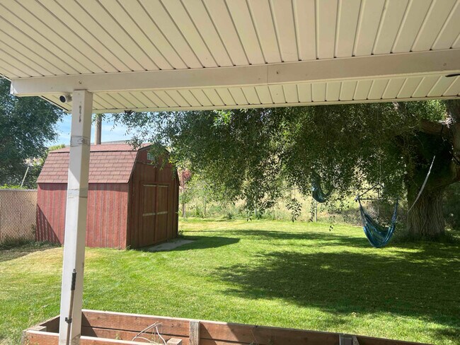 Foto del edificio - 2596 W 5650 S