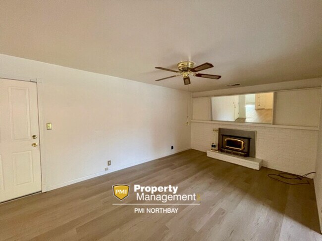 Building Photo - 1360 Canterbury Dr