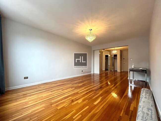 Foto del edificio - Benson Ave