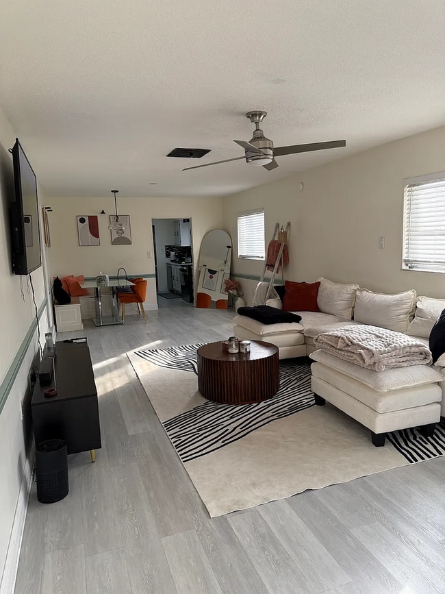 Foto del edificio - Move in Ready! Sunshine & Comfort in the Heart of St. Pete - 2bed|2bath