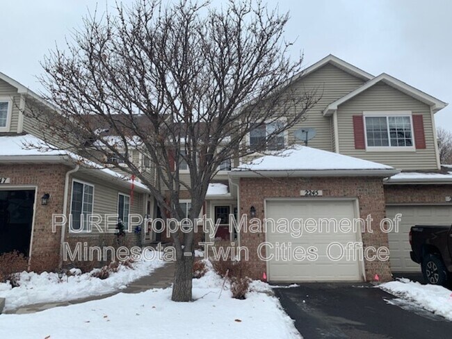 Building Photo - 2245 Creekside Ct