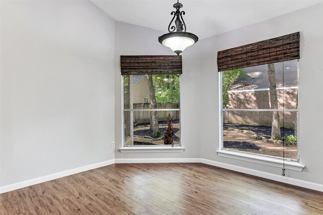 Foto del edificio - 15 Tulip Hill Ct