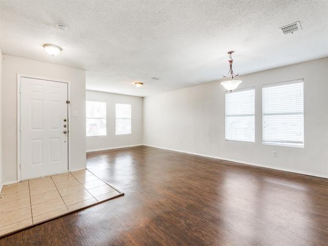 Building Photo - 2612 Peach Dr