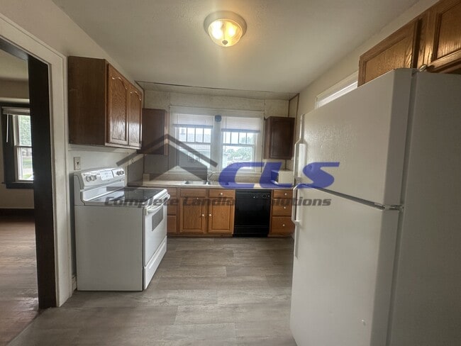 Building Photo - 1300 S 19th St