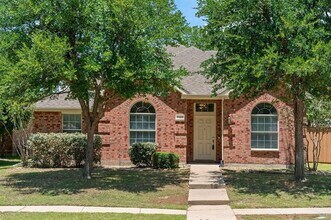Building Photo - 7120 Bramblebush Dr