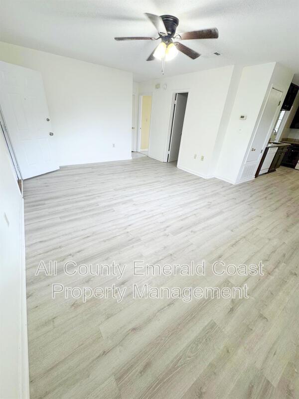 Foto del edificio - 90 Josie Rd