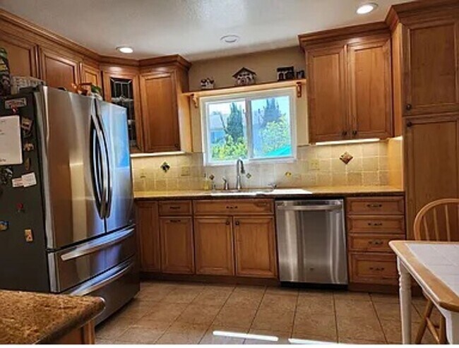 Foto del edificio - COMING SOON $5200 -- BEAUTIFUL 4BED HOME I...