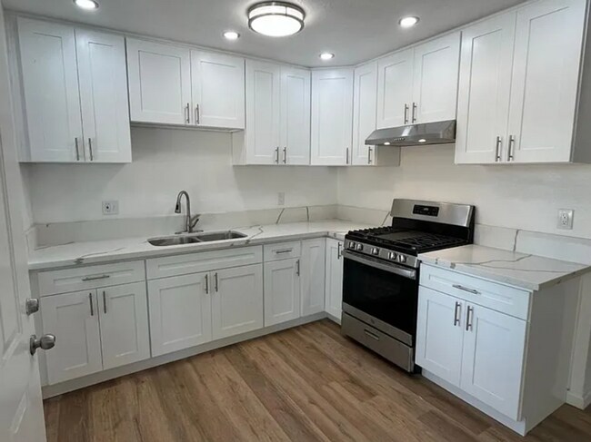 Foto del edificio - 2519 S Rowell Ave