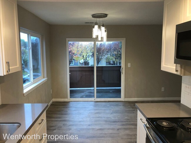 Foto del edificio - 495 Cherry Ln