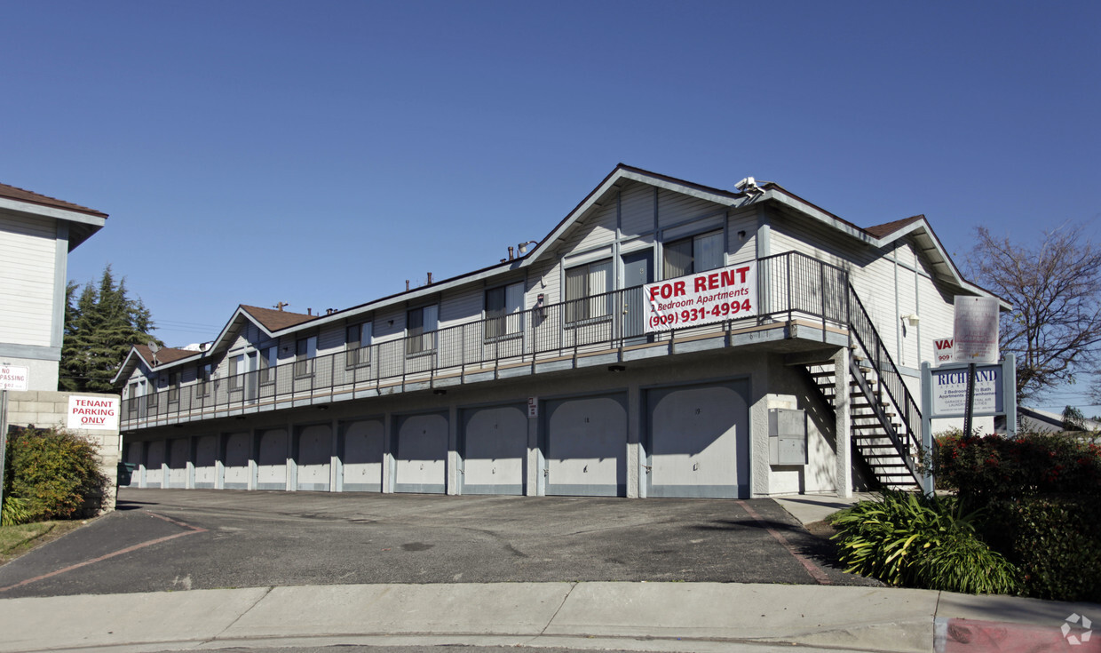 Building Photo - Richland Apartments