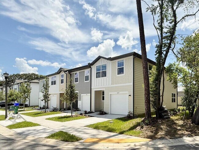 Building Photo - 6257 Daerr Ridge St