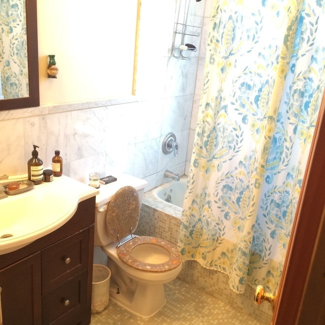 Building Photo - 158 Russell St