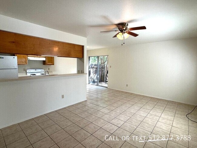 Building Photo - 2203 Creekside Ln