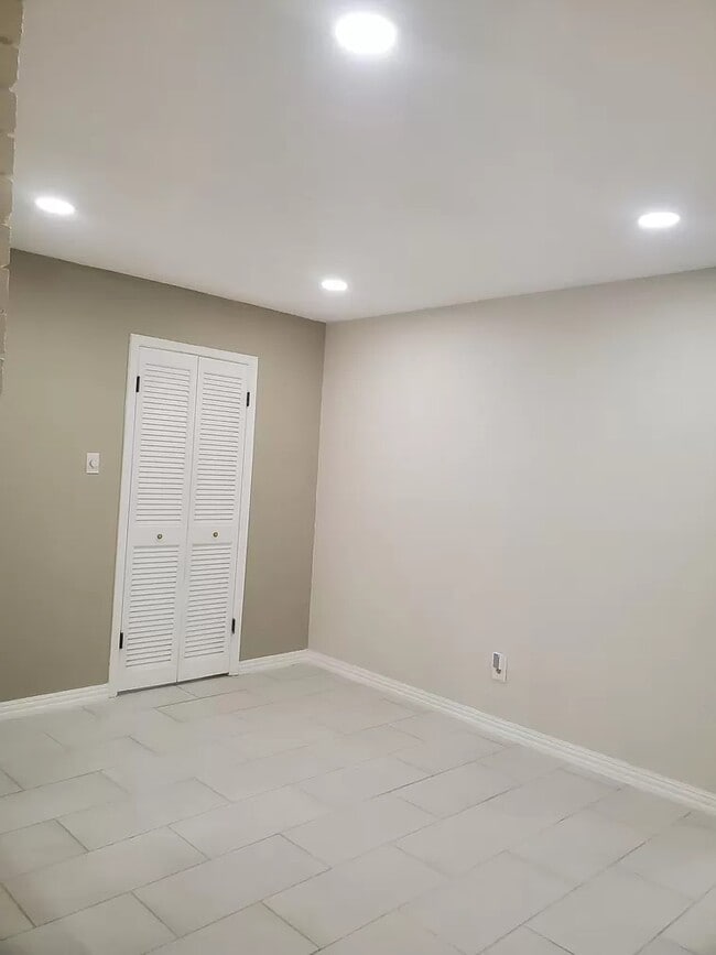Building Photo - 3628 Piedmont Dr