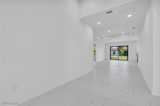 Foto del edificio - 1021 Chiquita Blvd N