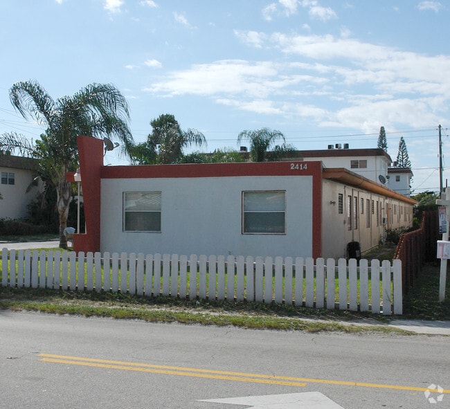 Building Photo - 2414 Johnson St