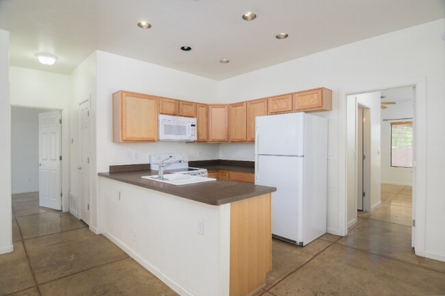 Foto del edificio - 1312 E 8th St