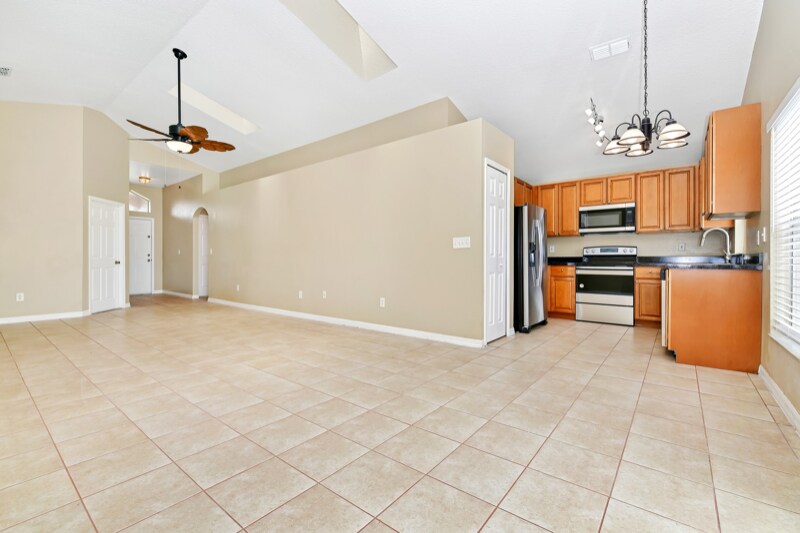Building Photo - 322 Seville Pointe Ave