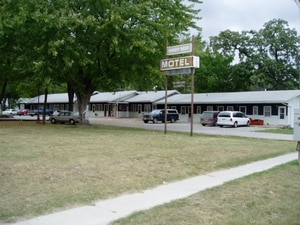 Building Photo - 2308 Center St