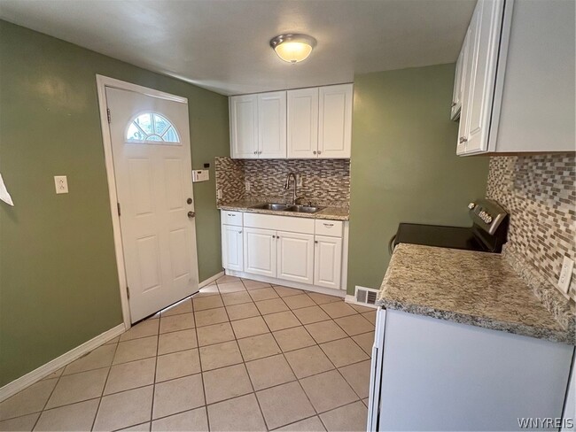 Building Photo - 484 81st St