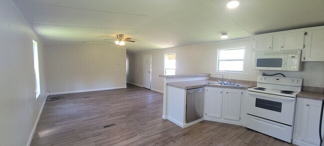 Foto del edificio - Nice 3 bedroom/2 bath home in Willow Oak M...