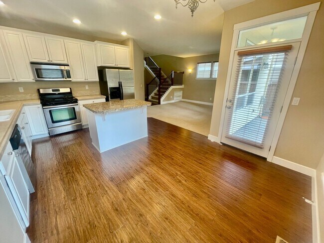 Foto del edificio - Well Appointed, Open Floor Plan 3-bedroom, 2.5-bathroom home in Beaverton