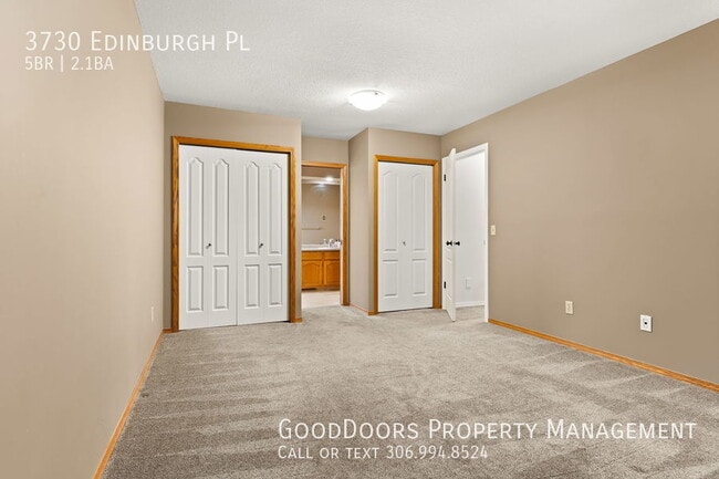 Building Photo - Charming 5-Bedroom Home with Double Car Ga...