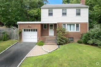 Building Photo - 25 Fenwick Rd