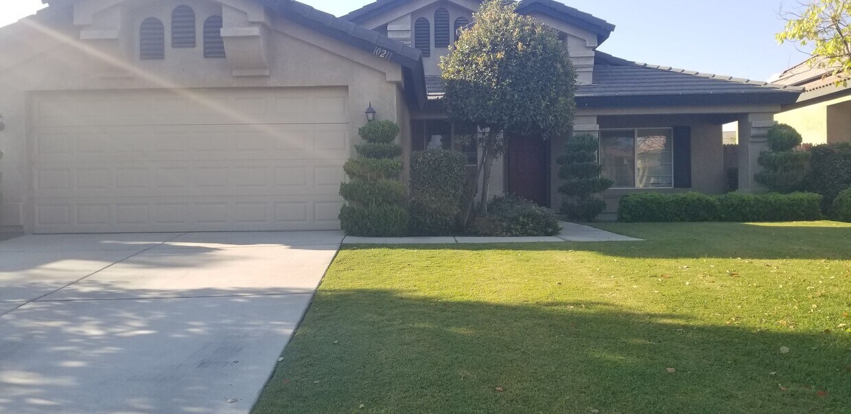 Foto principal - 10211 Lanesborough Ave