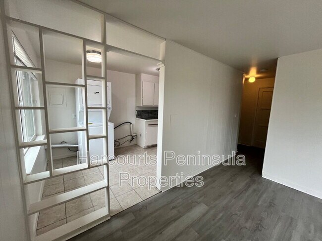 Foto del edificio - 3346 Ward Ave