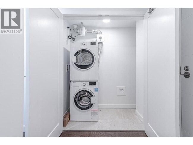 Building Photo - 3331-3NO3 No. 3 Road