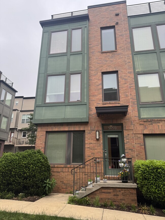Foto del edificio - 5650 46th Pl