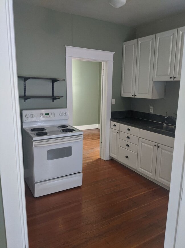 Building Photo - (933) 809 SW 6th 1 Bdrm / 1 Bath w/ Bonus ...
