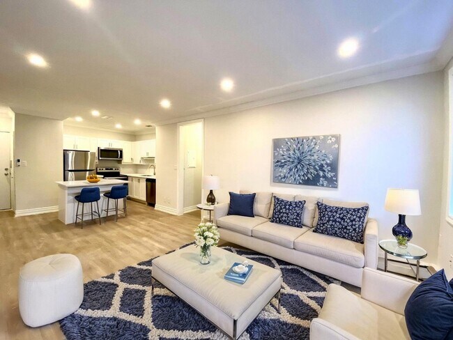 Building Photo - 2 Bed - 112 St Joes