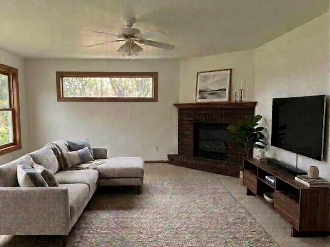 Sala de estar - W3132 Glenbrooke Ct
