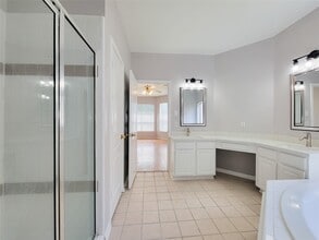Building Photo - 9410 Barretts Glen Ct