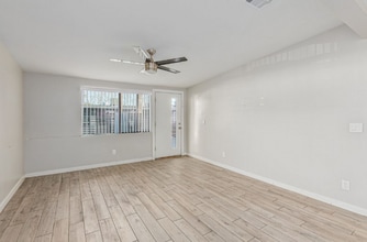 Building Photo - 6637 E Earll Dr