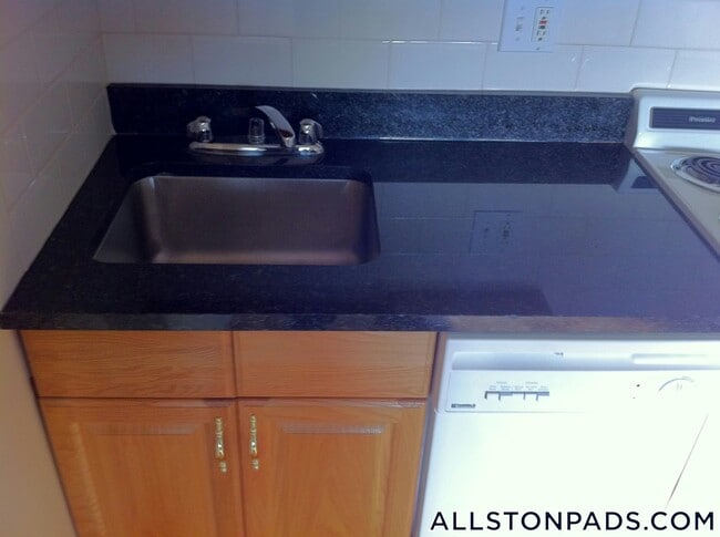 Building Photo - 1110 Commonwealth Ave