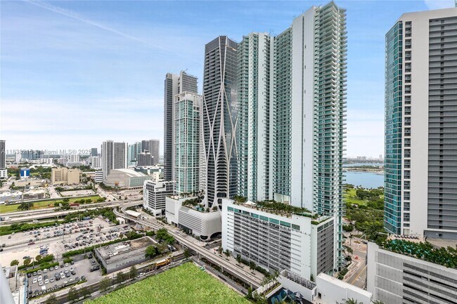 Foto del edificio - 851 NE 1st Ave