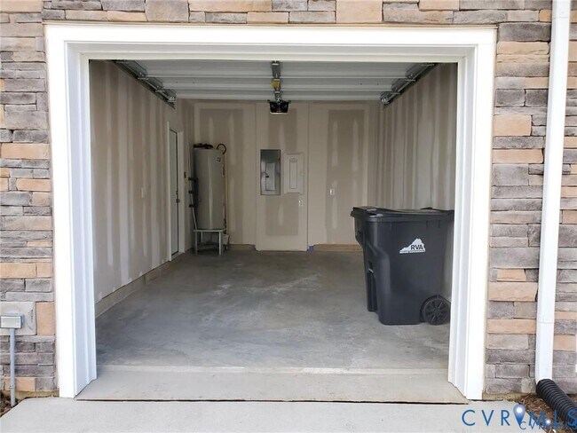 Foto del edificio - 547 McCormick Farm Pl