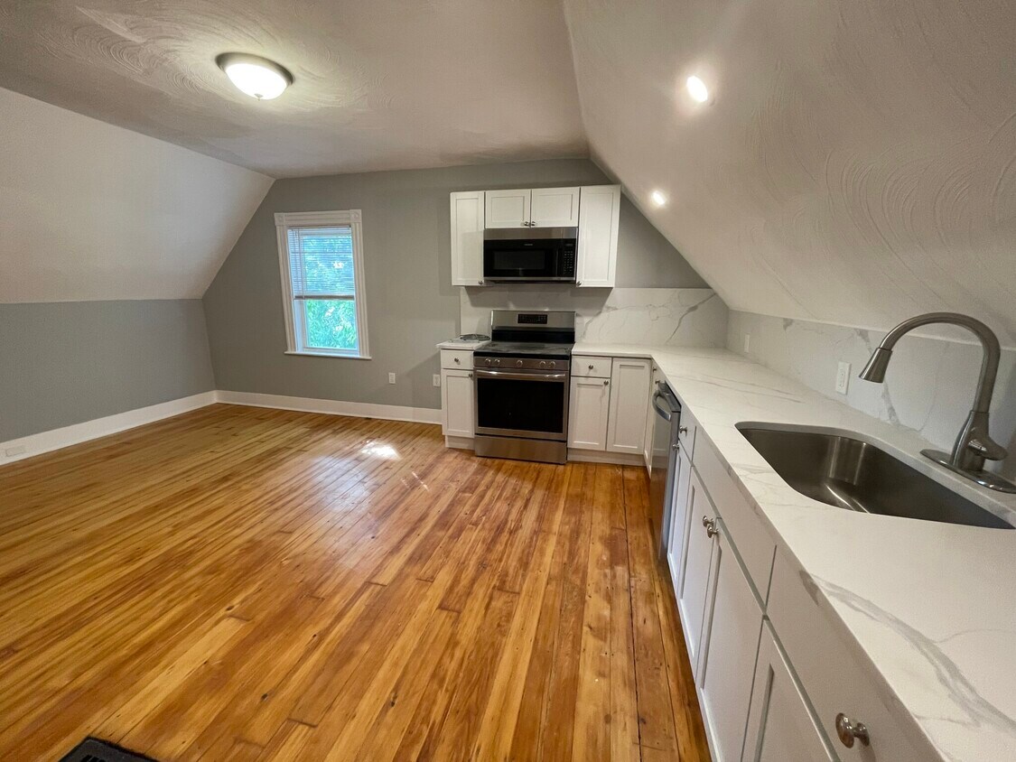Photo - 35 Cameron Ave (Somerville, MA)