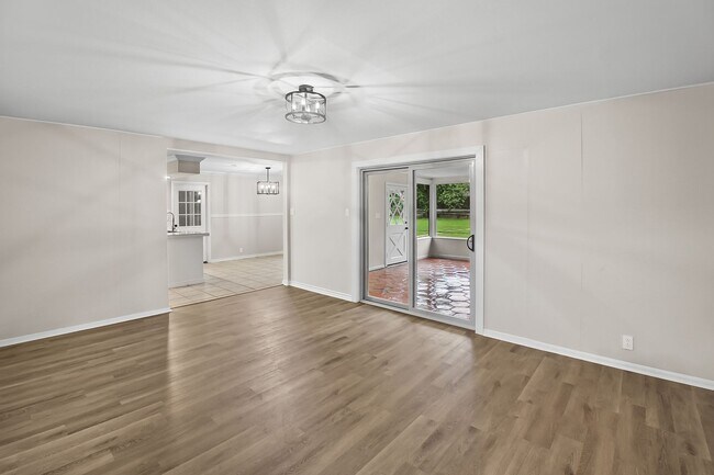 Foto del edificio - 3 Bedroom and 2 Bathroom located in Castle...