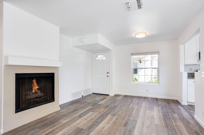 Building Photo - 10626 Aderman Ave