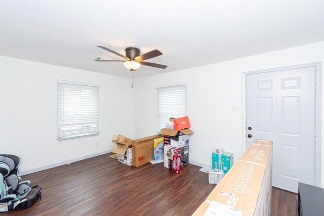 Foto del edificio - 4606 Sharon St