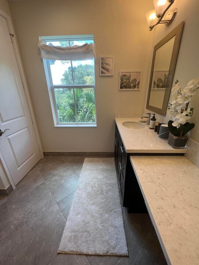 Foto del edificio - 15632 Italian Cypress Wy