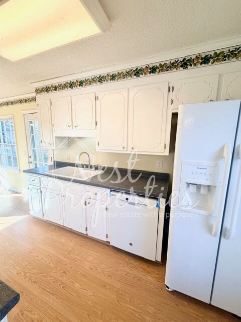 Foto del edificio - 325 Southampton Dr