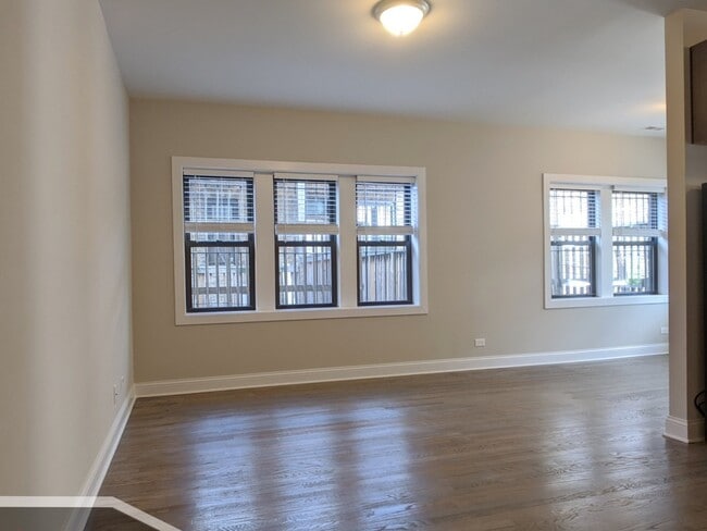 Building Photo - 3407 W Fullerton Ave